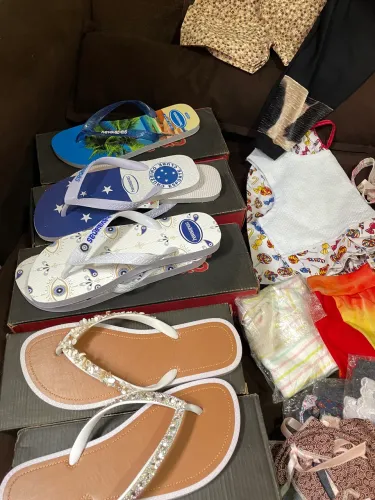 lote de calçados/roupas Novas ( leia descrição)