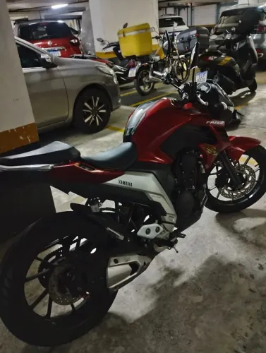 moto impecável , 2° dono , nada para fazer .