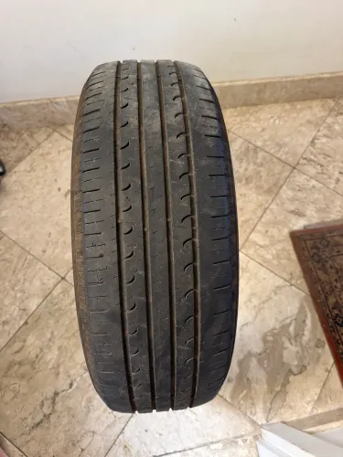 Pneu Goodyear 215/60/17