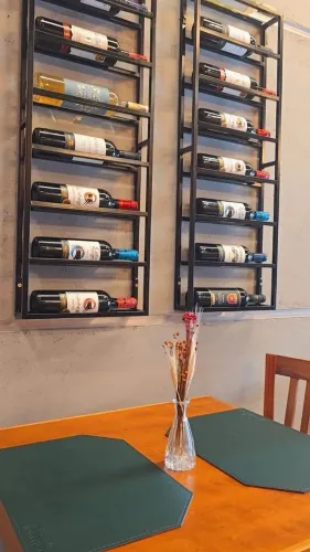 PRATELEIRAS DE VINHO