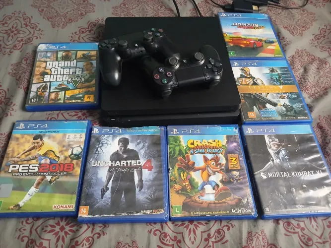 Ps4 com 7 jogos e 2 controles originais com 1 Tera de Memória 