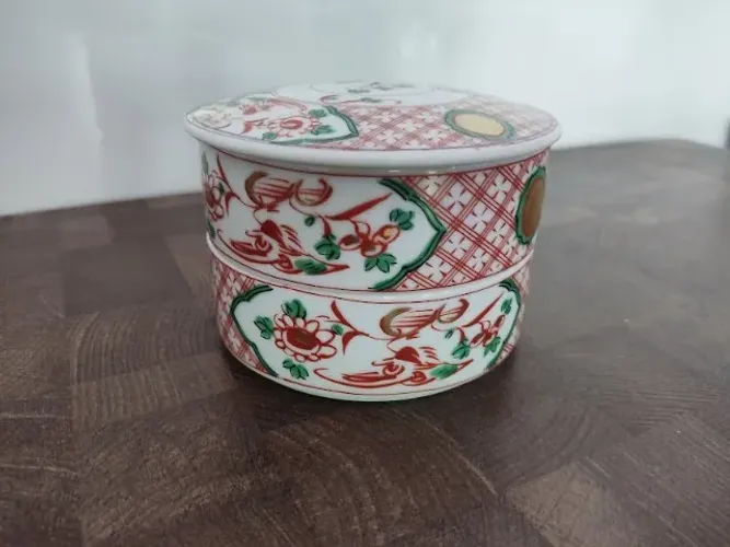 Potes Empilhaveis Japones Decorados Muito Bonito usado como Porta Condimentos