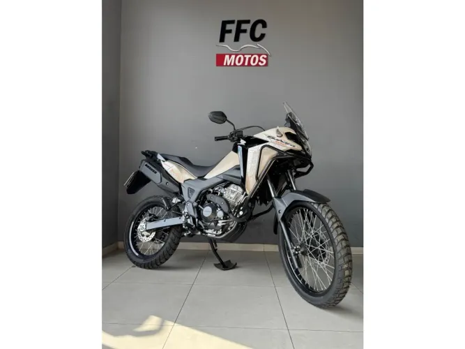 Honda Xre 300 sahara adventure 2026