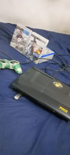 Vende um ps3 desbloqueado e ainda vai com jogos