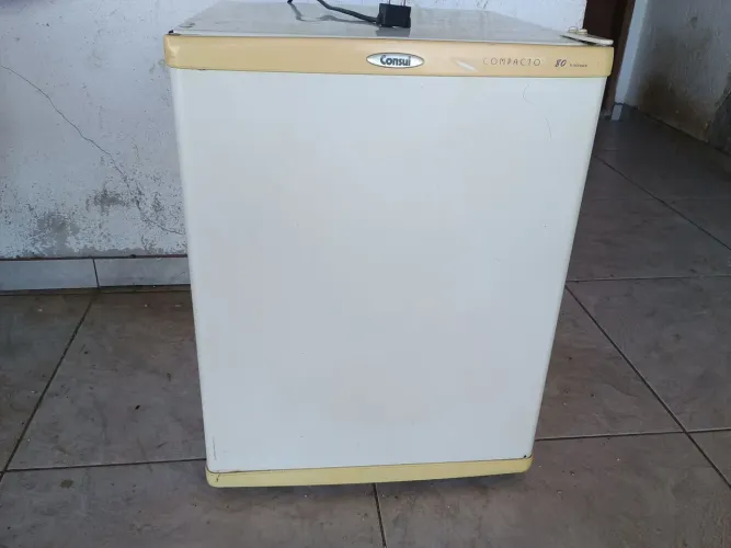Frigobar Cônsul 80L