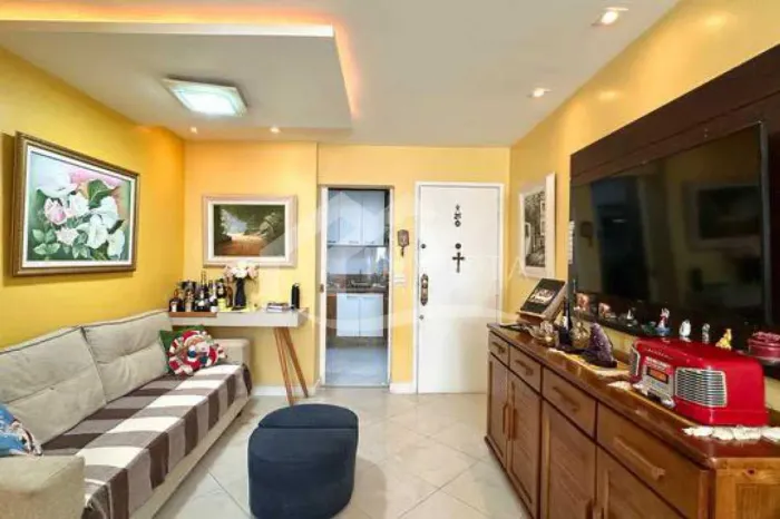 EXCELENTE 3 QUARTOS COM SUITE NO CORAÇÃO DE COPACABANA
