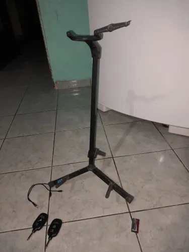Vende - se violão