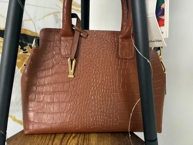 BOLSA DE COURO NOVA