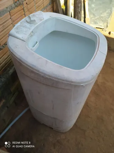 Tô vendendo um tanquinho para retirada de peças