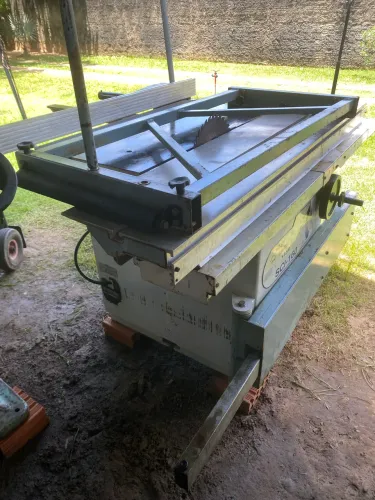 Esquadrejadeira de precisão SCI-160 com riscador.