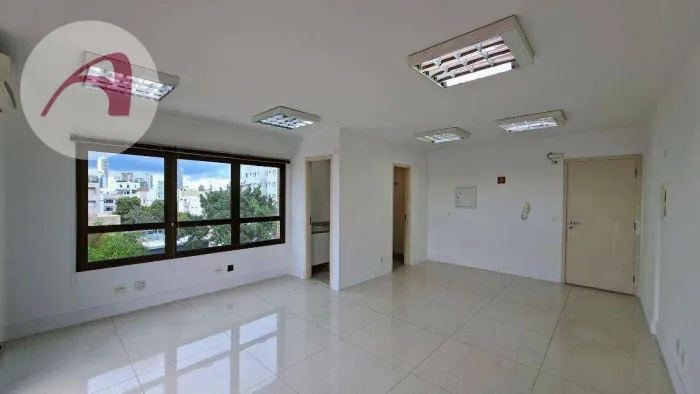OFFICE COM 40 M² PARA LOCAÇÃO NA RUA CERRO CORÁ COM CUSTO TOTAL DE R$ 4.600/mês - Vila Mad