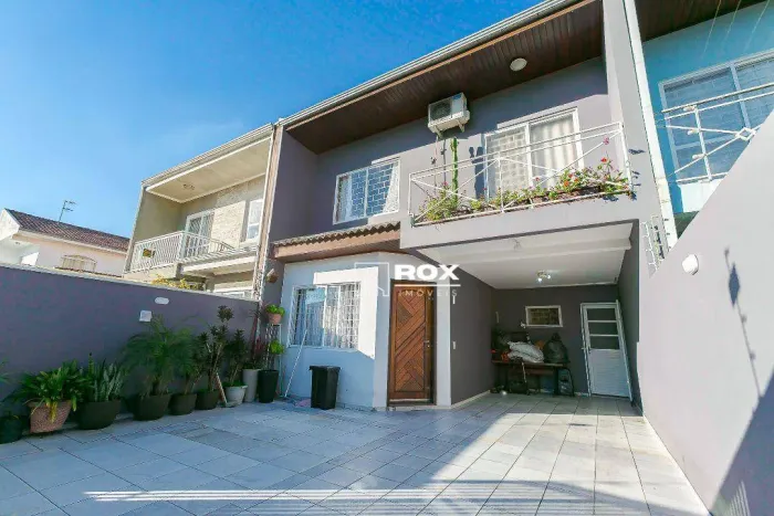 Sobrado mobiliado com 3 quartos, sendo 1 suíte à venda, 154 m² por R$ 625.000 - Cajuru - C