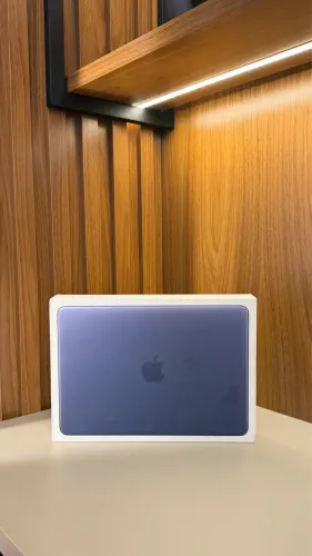 MacBook Neo | 8GB 256GB - Loja Física