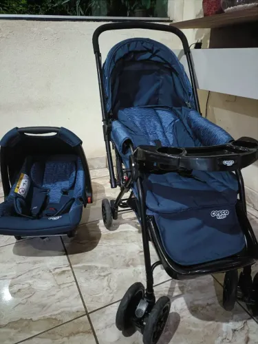 Carrinho + bebê conforto
