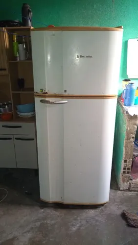 Geladeira gelo seco gelando bem