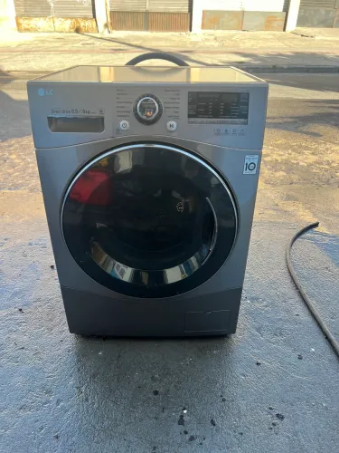 Lava e seca LG 8,5 semi nova