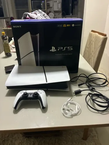 PS5 slim com 3 meses de uso