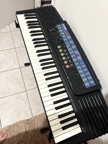 Teclado Casio CT-647