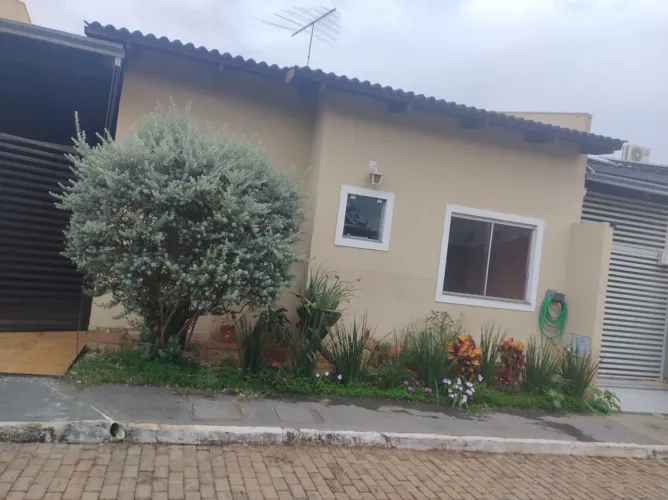 Casa em condomínio fechado 
