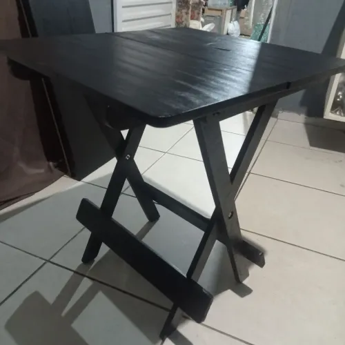Mesa dobrável de madeira 70x60cm