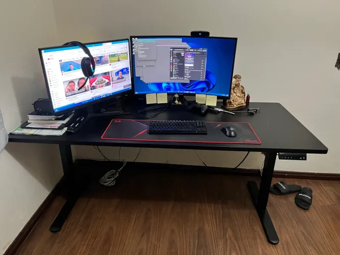 Mesa Comfy com altura ajustável