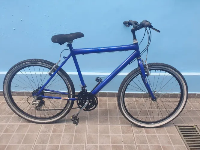 Bicicleta Aro 26 | 18 Marchas (3x6) | Freio V-Brake | Pneus 26x2.0