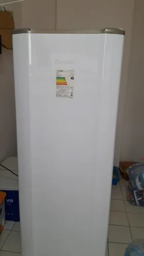 Geladeira Esmaltec, cor branca, modelo ROC 31, 245L
