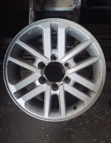 Roda de liga aro 17 de Hilux - Toyota