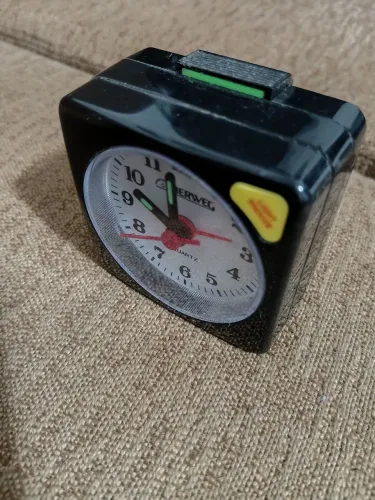 relógio despertador Herweg com botões Lindo