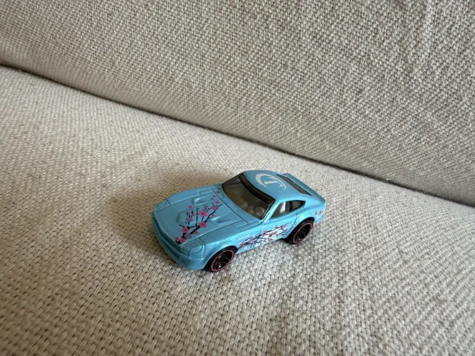 Carrinho Hot Wheels cerejeira