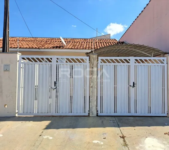 Casa Padrão para Alugar no Jardim Centenário em São Carlos - Conforto e Praticidade
