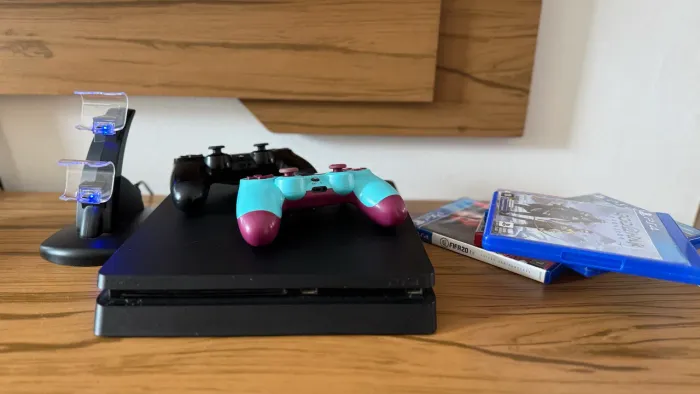PS4 slim 1Tb