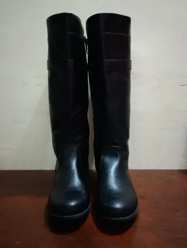 Bota feminina da mooncity cor preta tamanho 35