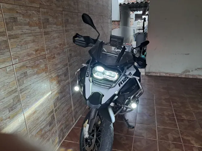 Moto R1200