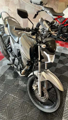 Yamaha YBR 150 Factor DX 2025