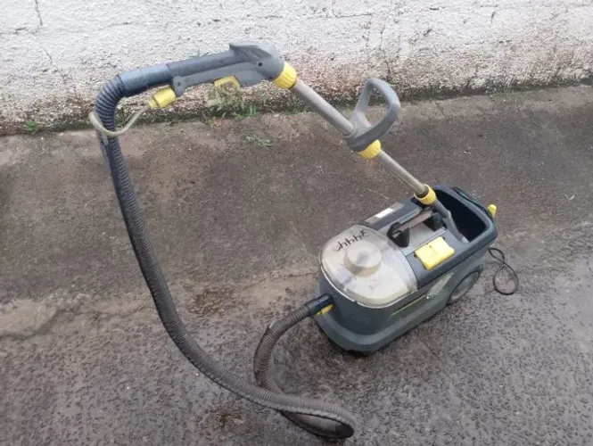 LIMPADOR DE CARPETE KARCHER PUZZI 10/1