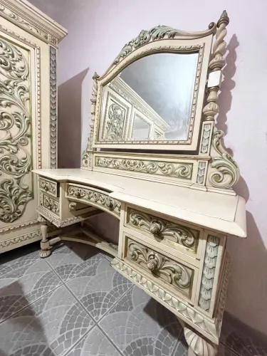 Móvel relíquia antigo