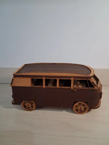 Miniatura Kombi em MDF marrom 