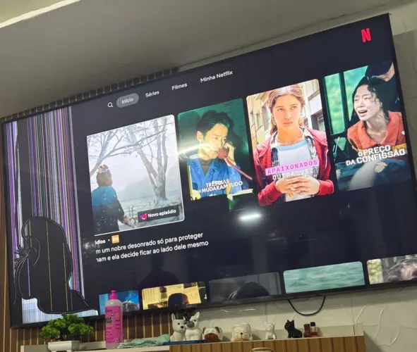 TV LG 75" Tela Quebrada - Para Retirada de Peças / controle original 