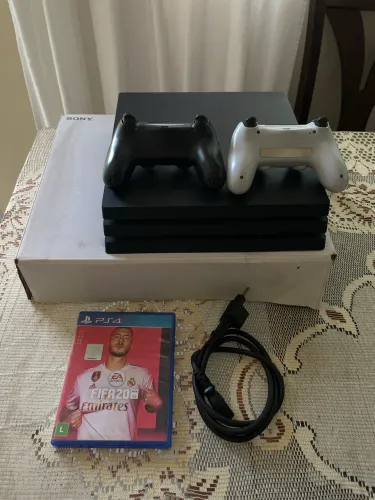 PS4 Pro 1TB Completo + 3 Controles + Suporte