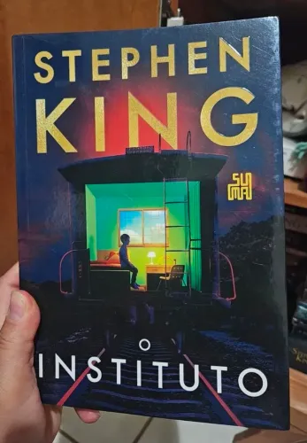 Livro + fundo Stephen King