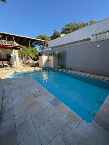 Casa para Locação em Franca, Jardim Barão, 2 dormitórios, 1 suíte, 3 banheiros, 3 vagas