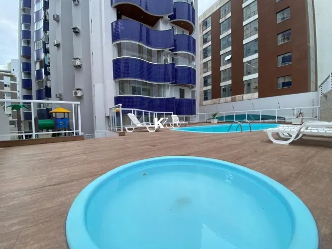 Apartamento de três dormitórios com 114m² privativos.