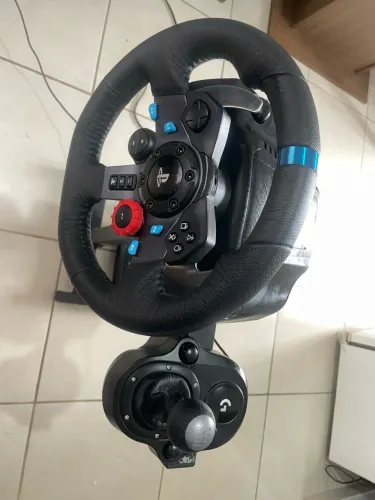 Volante G29 com Câmbio e Cockpit
