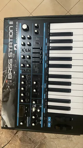 Synth Bass Novation ll