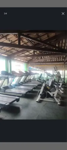 Vendo academia urgente 