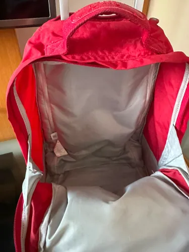 Mochila Kipling vermelha