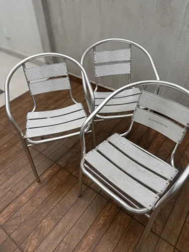 Cadeira de alumínio