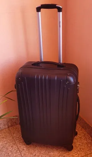 Mala de Viagem Média (M) Village - 23kg - Usada 4 vezes