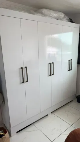 Guarda roupa 6 portas
